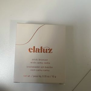 Elaluz by Camila Coelho
Stick Bronzer  In the color Super Star Shimmer
